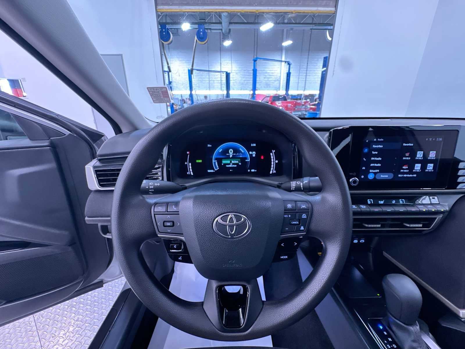 Used 2025 Toyota Camry LE FWD image 15