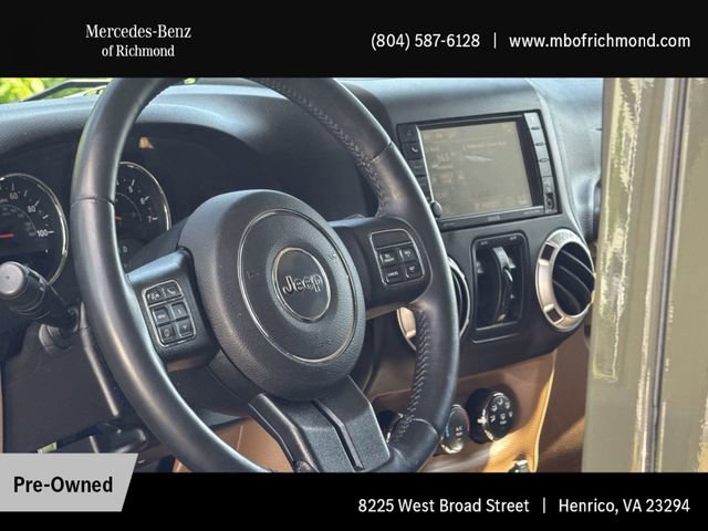 Used 2015 Jeep Wrangler Unlimited Rubicon w/ Connectivity Group image 13