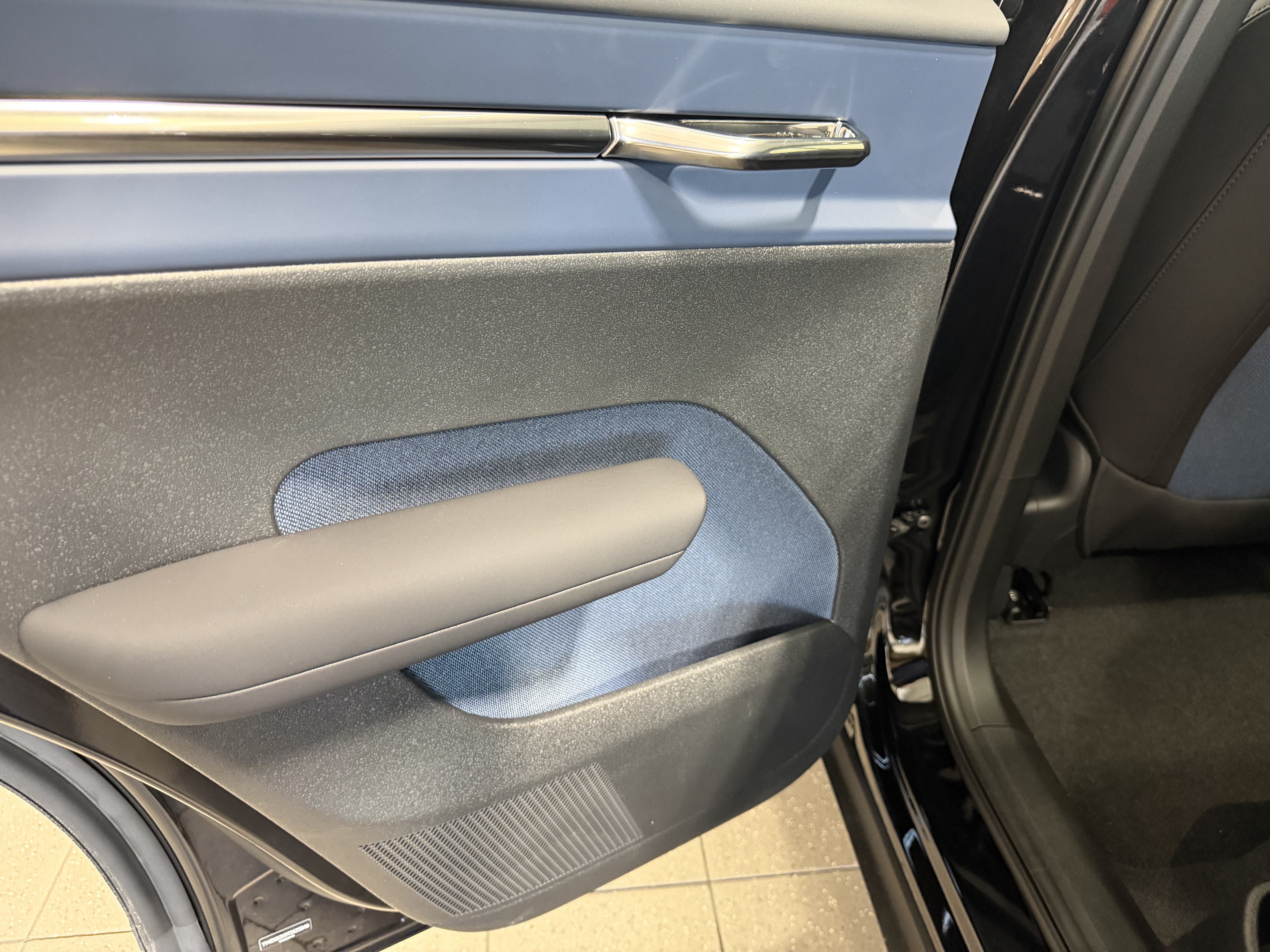 New 2026 Volvo EX30 Plus w/ Protection Package Premier AWD/4WD image 26