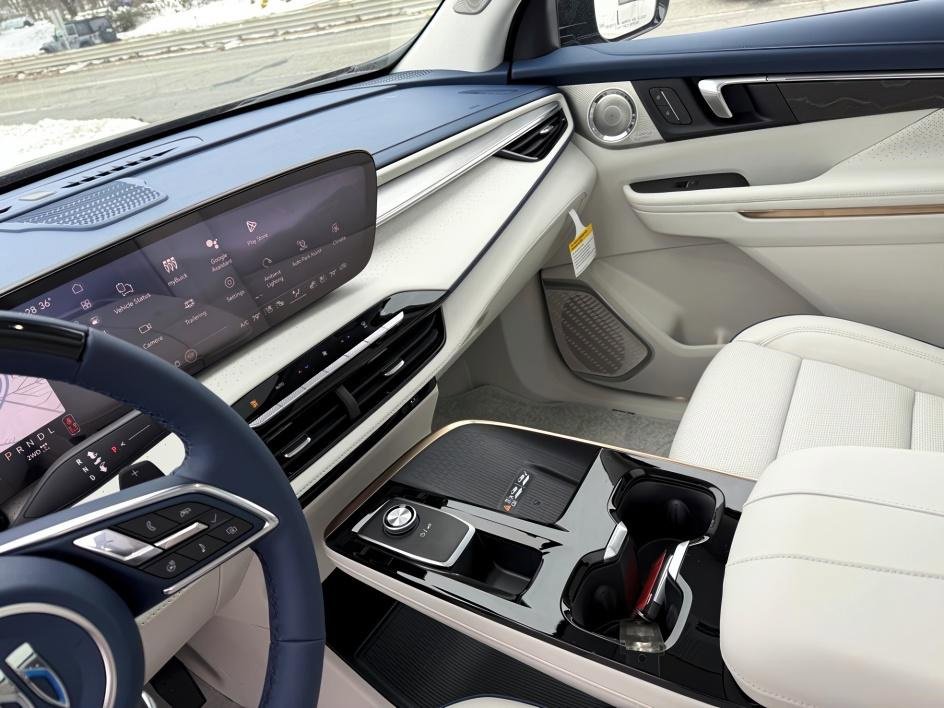 New 2026 Buick Enclave Avenir w/ Super Cruise Package image 18