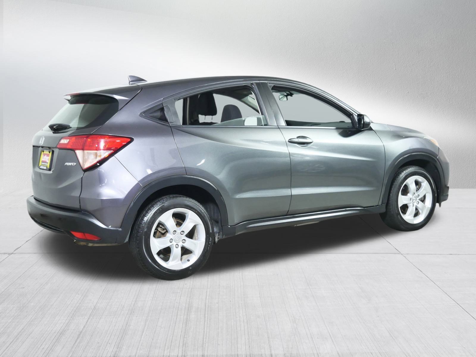 Used 2016 Honda HR-V LX image 7