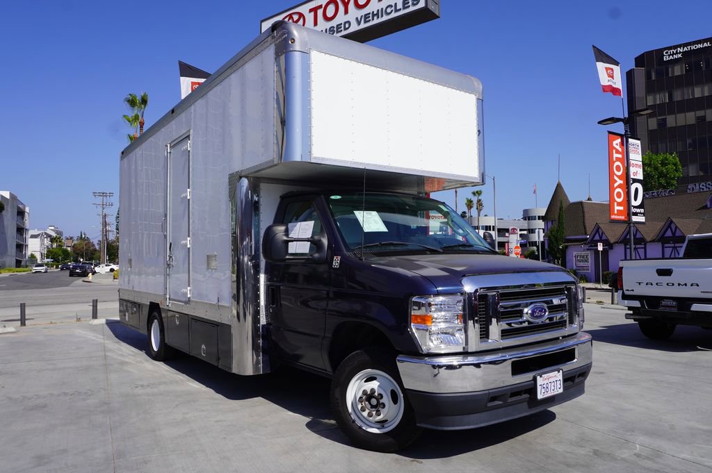 Used 2024 Ford E-450 and Econoline 450 Super Duty w/ Power Windows & Locks Group RWD image 2