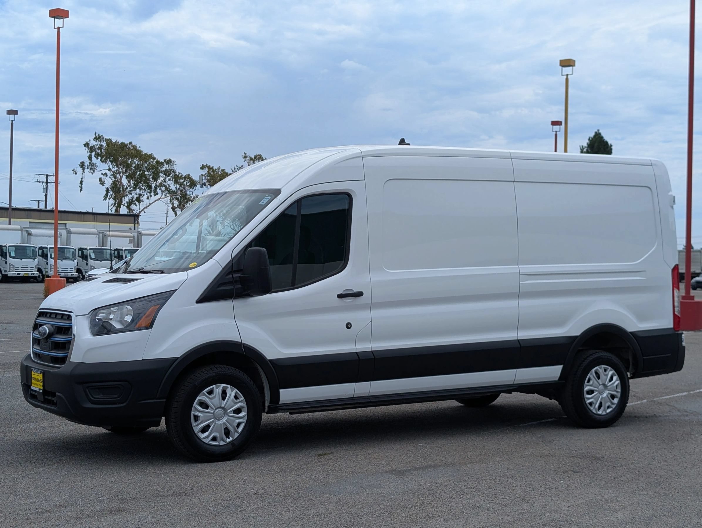 Used 2023 Ford E-Transit Medium Roof RWD image 4
