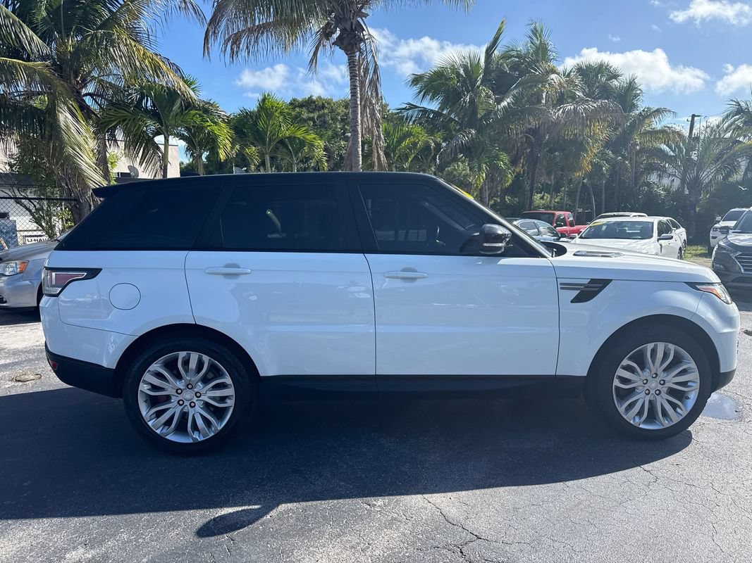 Used 2017 Land Rover Range Rover Sport SE AWD/4WD image 6