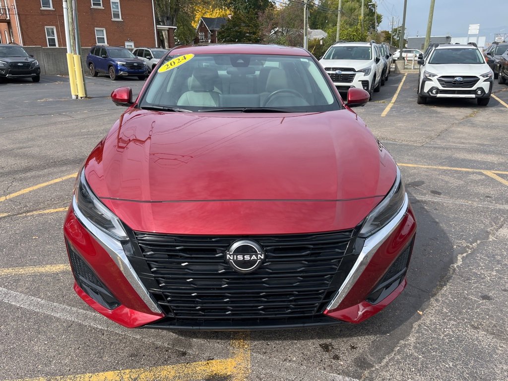 Used 2024 Nissan Altima 2.5 SL image 2