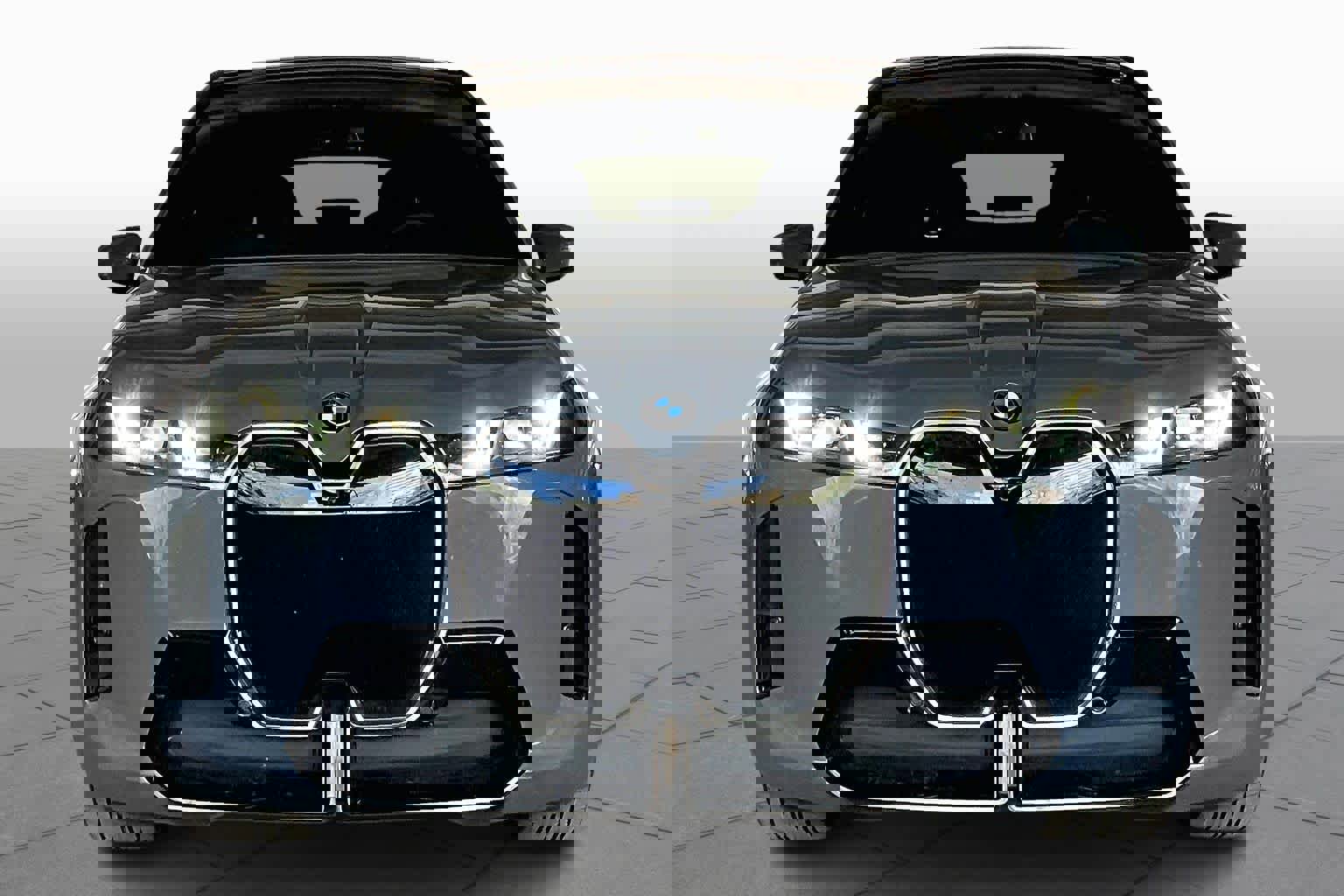 Used 2026 BMW iX xDrive45 image 3