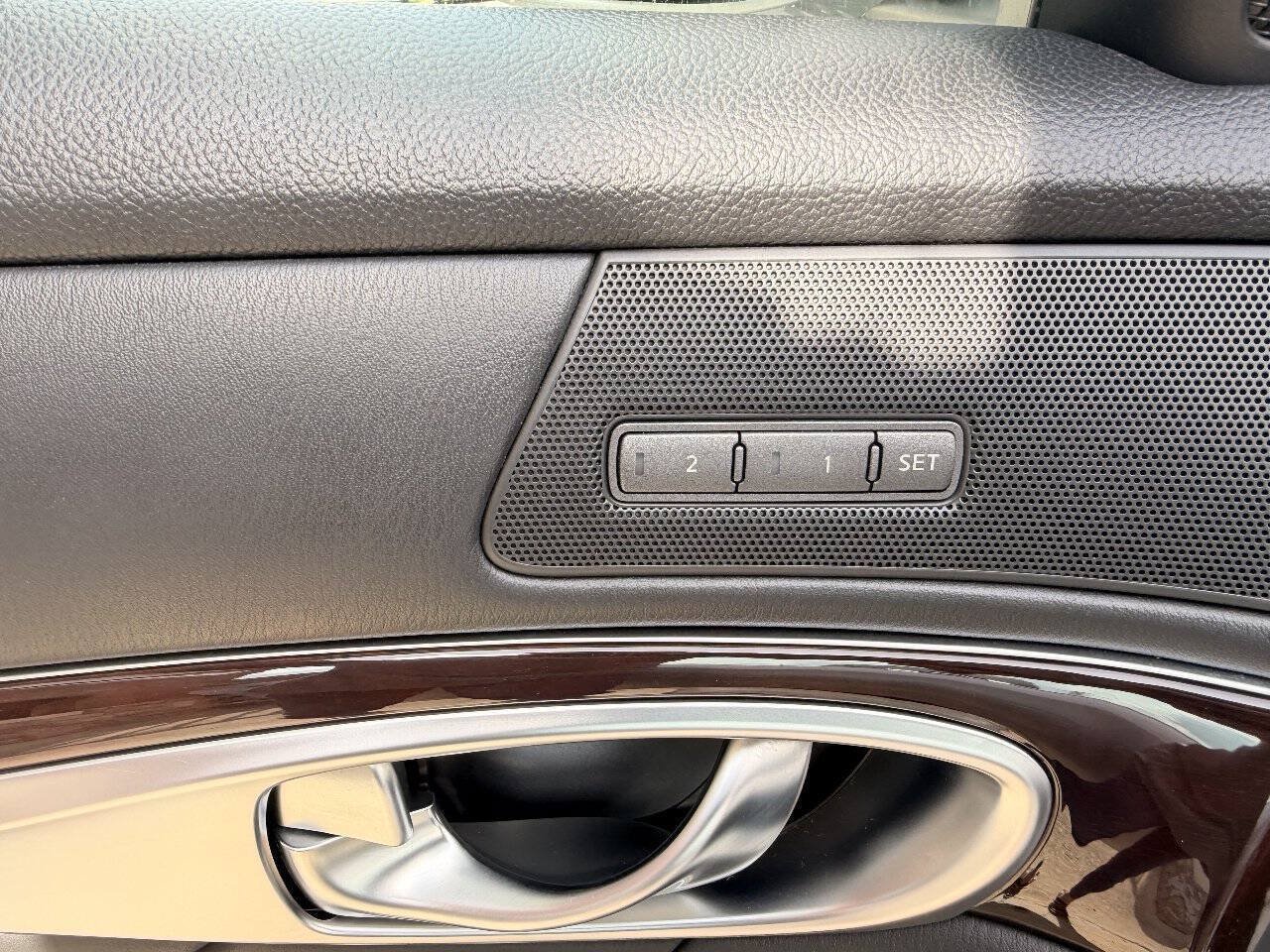 Used 2011 INFINITI M37 x w/ Premium Pkg AWD/4WD image 13
