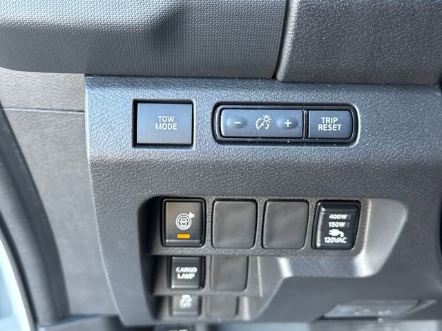 Used 2024 Nissan Frontier SL w/ Technology Package image 26