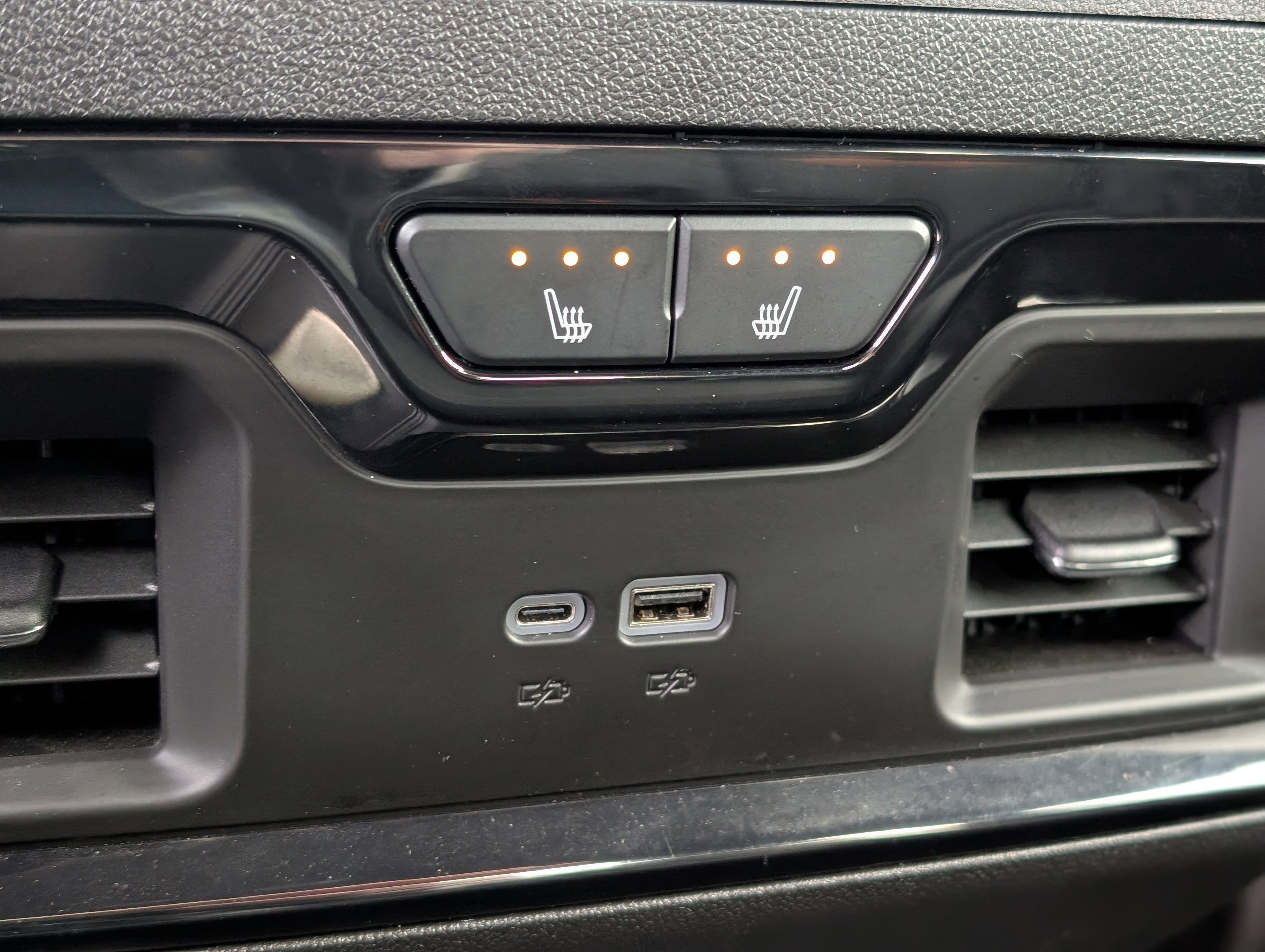 Used 2025 GMC Sierra 2500 AT4 w/ AT4 Premium Plus Package image 43