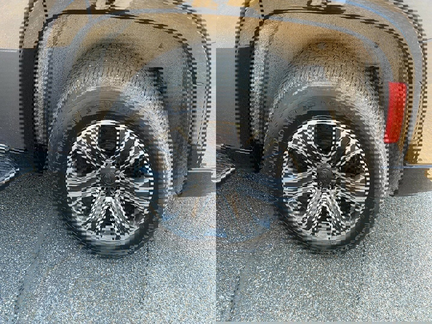 Used 2022 Jeep Wagoneer Series III w/ Flexible Seating Group image 9