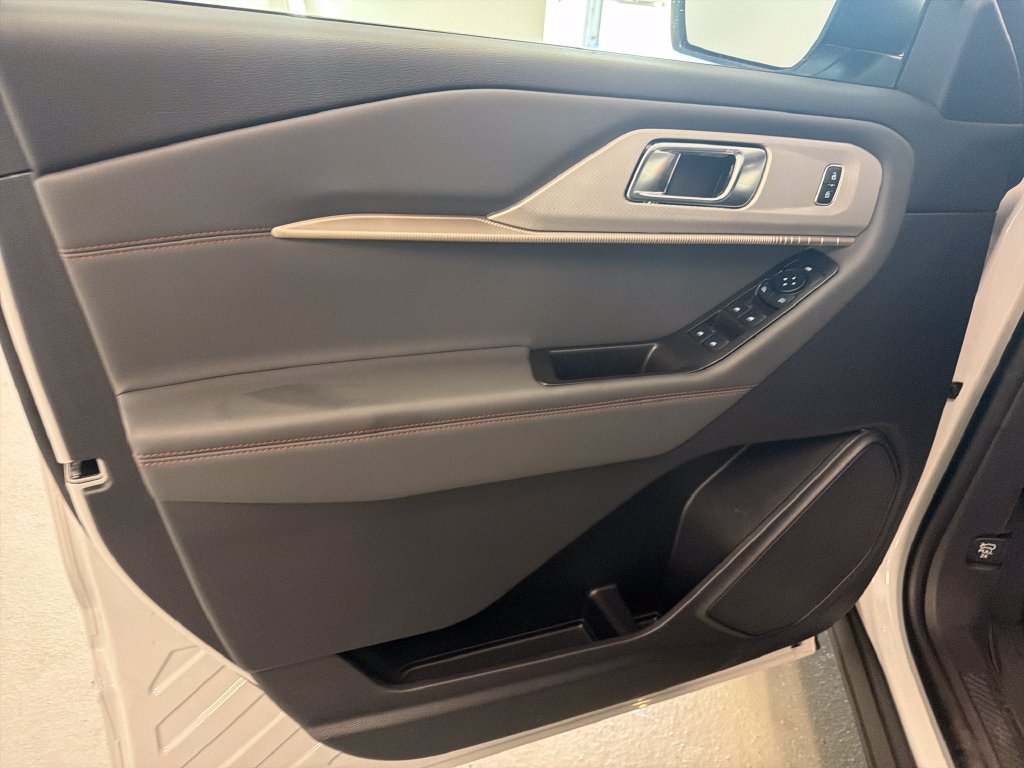 New 2027 Ford Explorer Active RWD image 12