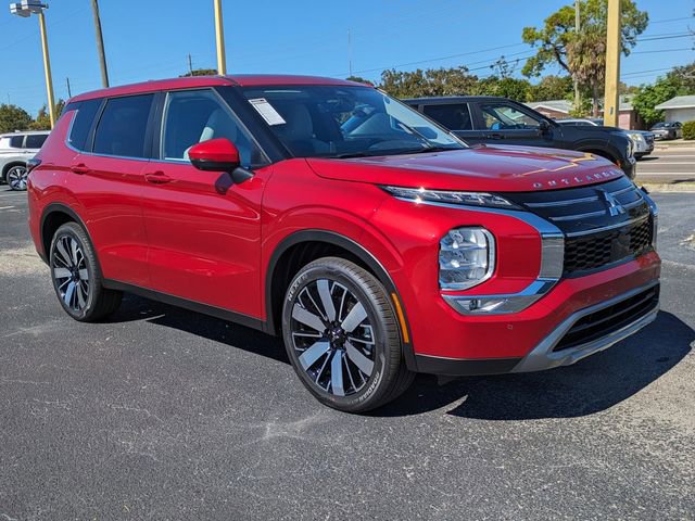 New 2025 Mitsubishi Outlander SE image 3