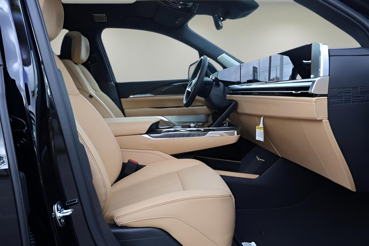 New 2025 Cadillac Escalade IQ Luxury 2 w/ LPO, Premium Carpet Package image 18