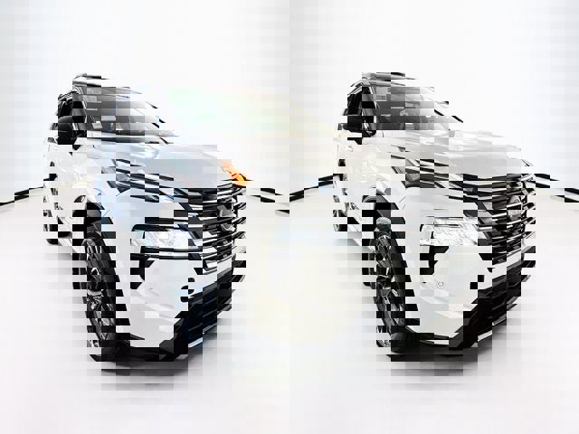 New 2026 Nissan Rogue Platinum image 3