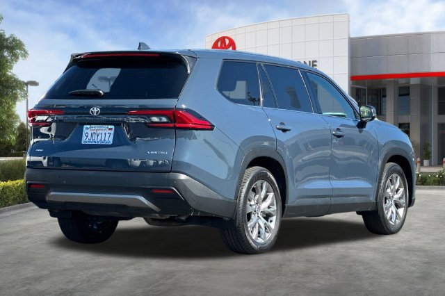 Used 2024 Toyota Grand Highlander AWD image 4