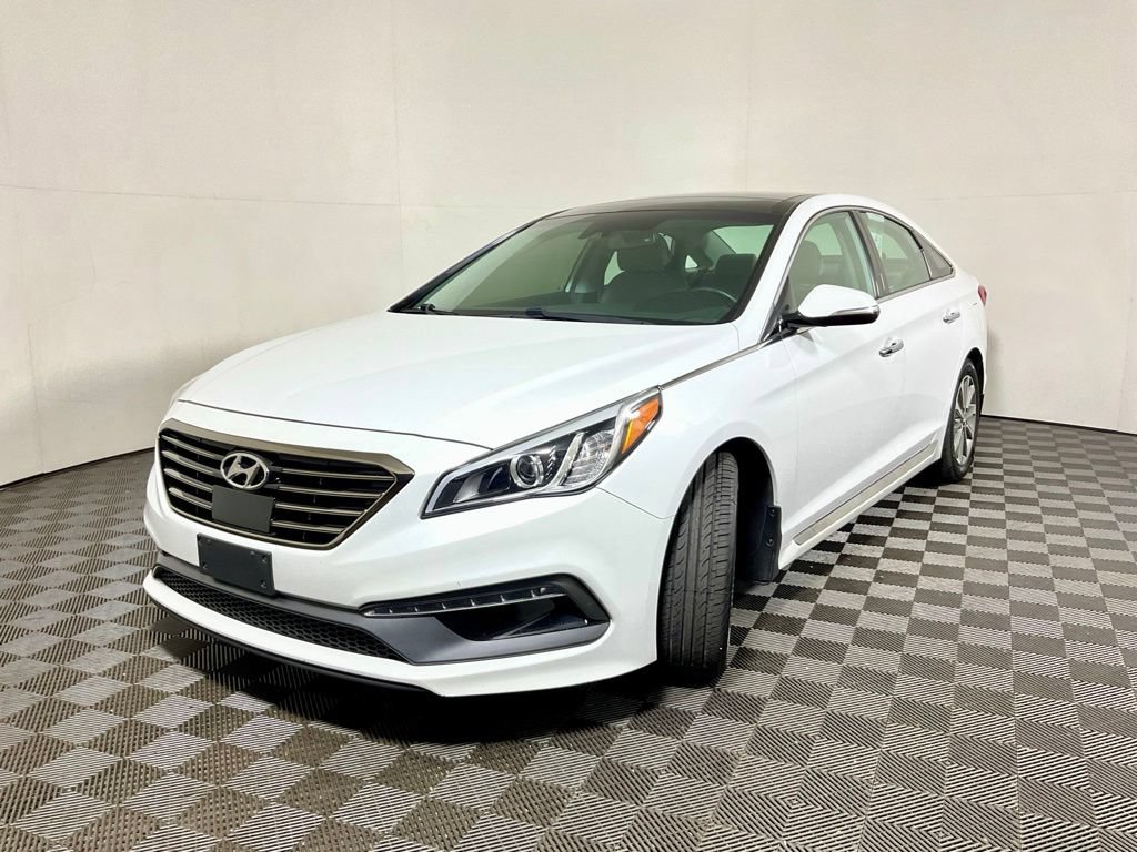 Used 2016 Hyundai Sonata Limited w/ Option Group 05 FWD image 2