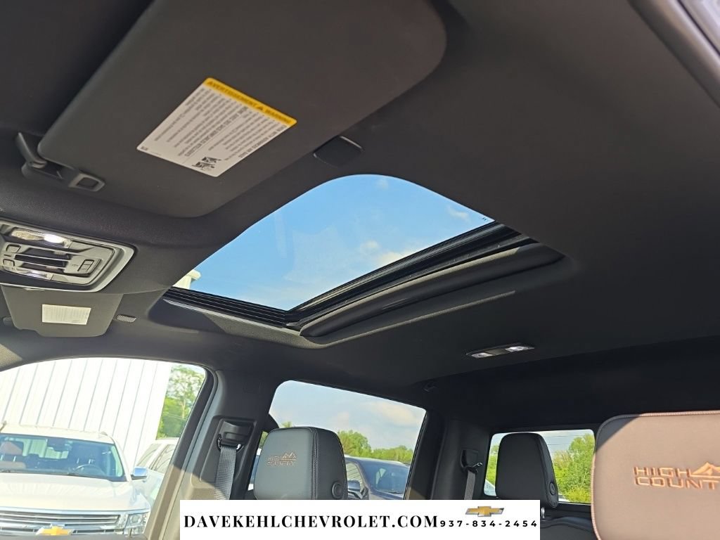 Used 2026 Chevrolet Silverado 2500 High Country w/ High Country Premium Package AWD/4WD image 17