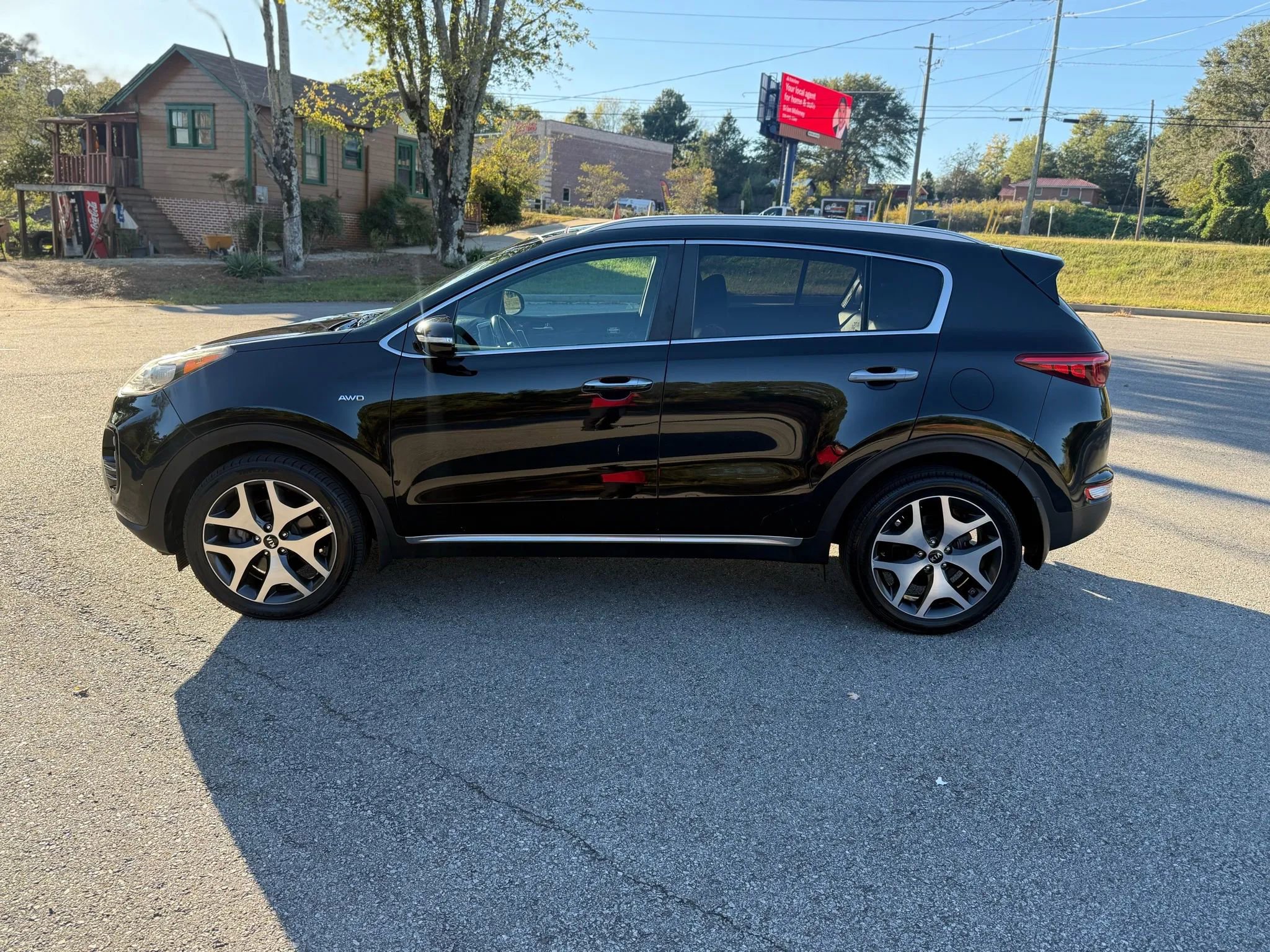 Used 2017 Kia Sportage SX image 3