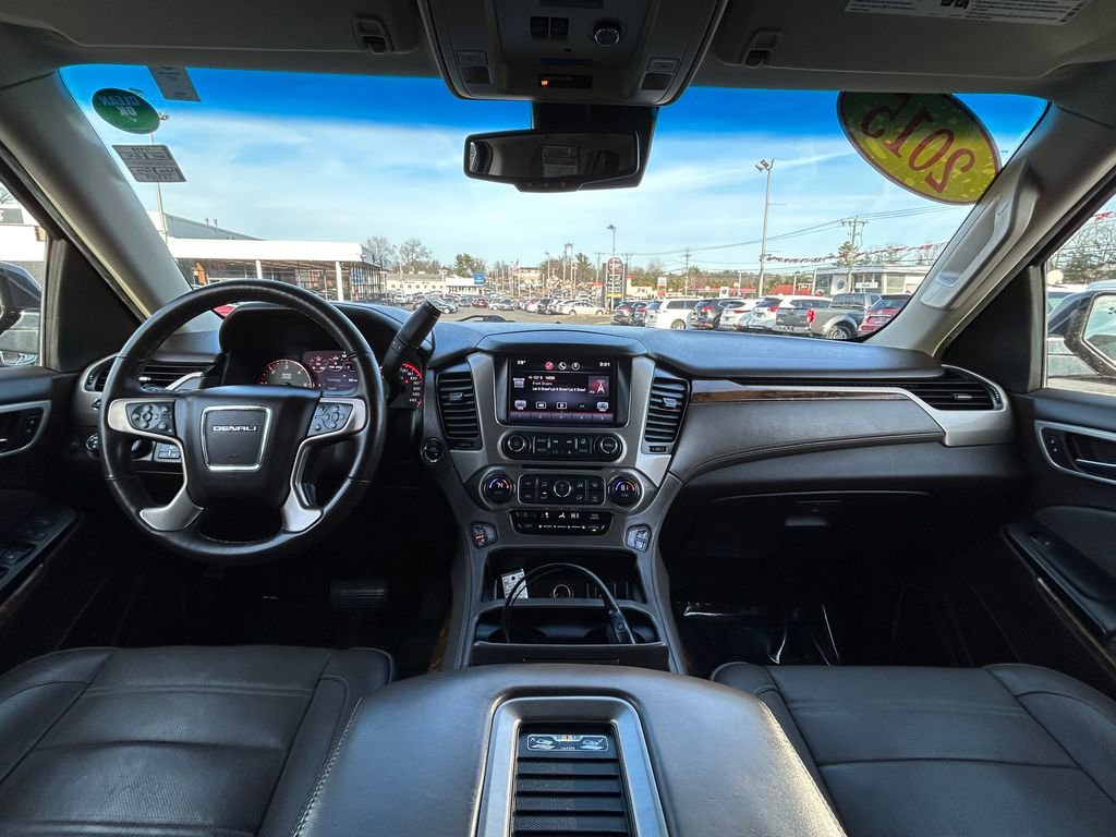 Used 2015 GMC Yukon Denali w/ Premium Package image 26
