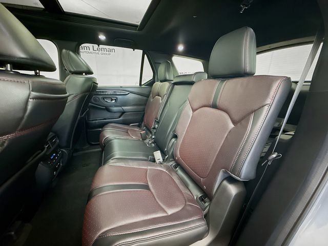 Used 2025 Honda Pilot Black Edition image 26