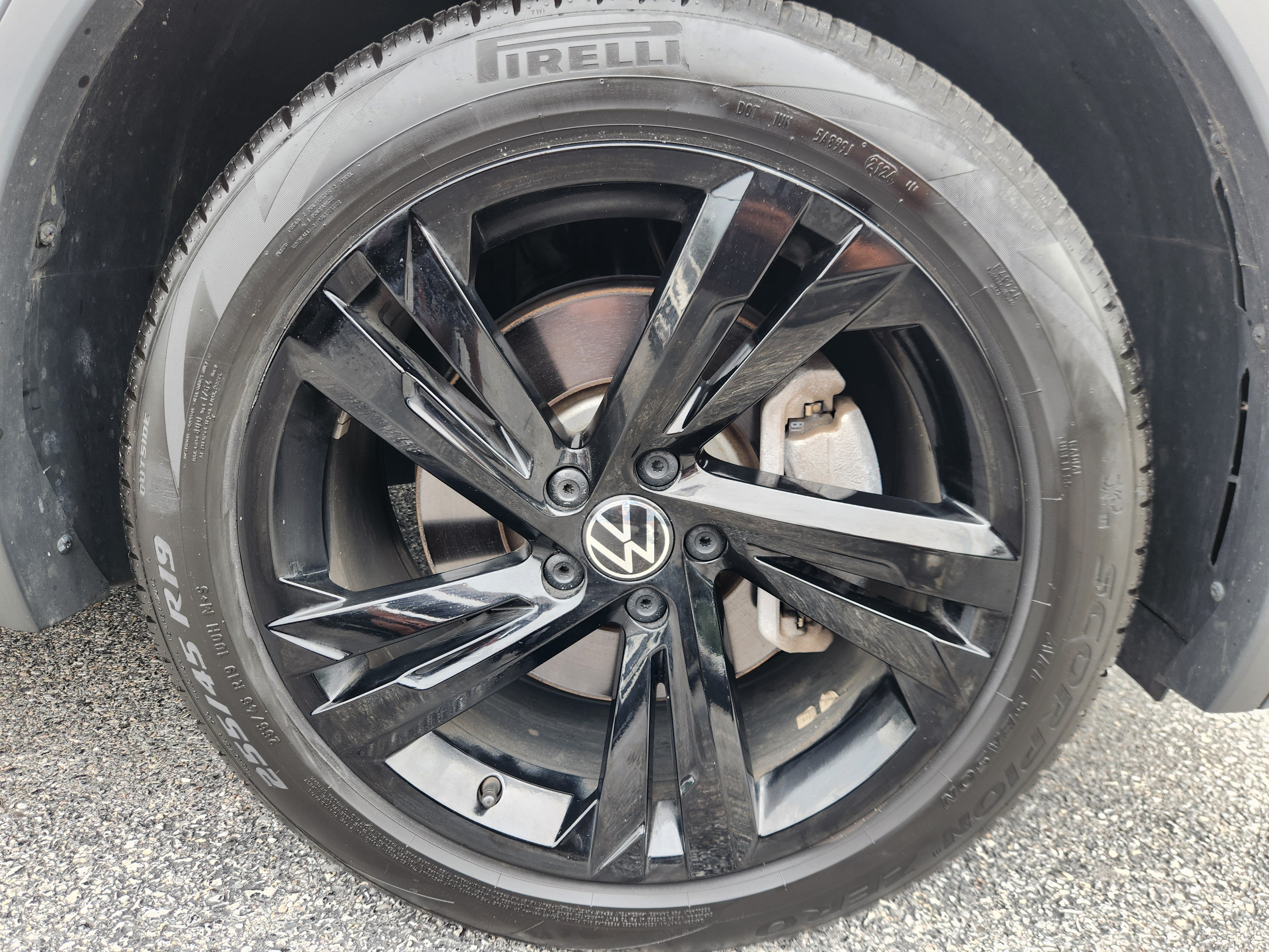 Certified 2024 Volkswagen Tiguan SE R-Line AWD/4WD image 20