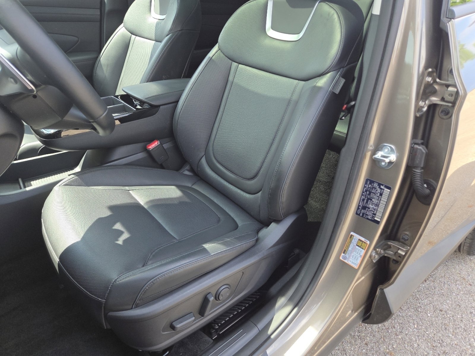Used 2025 Hyundai Tucson Limited AWD/4WD image 27