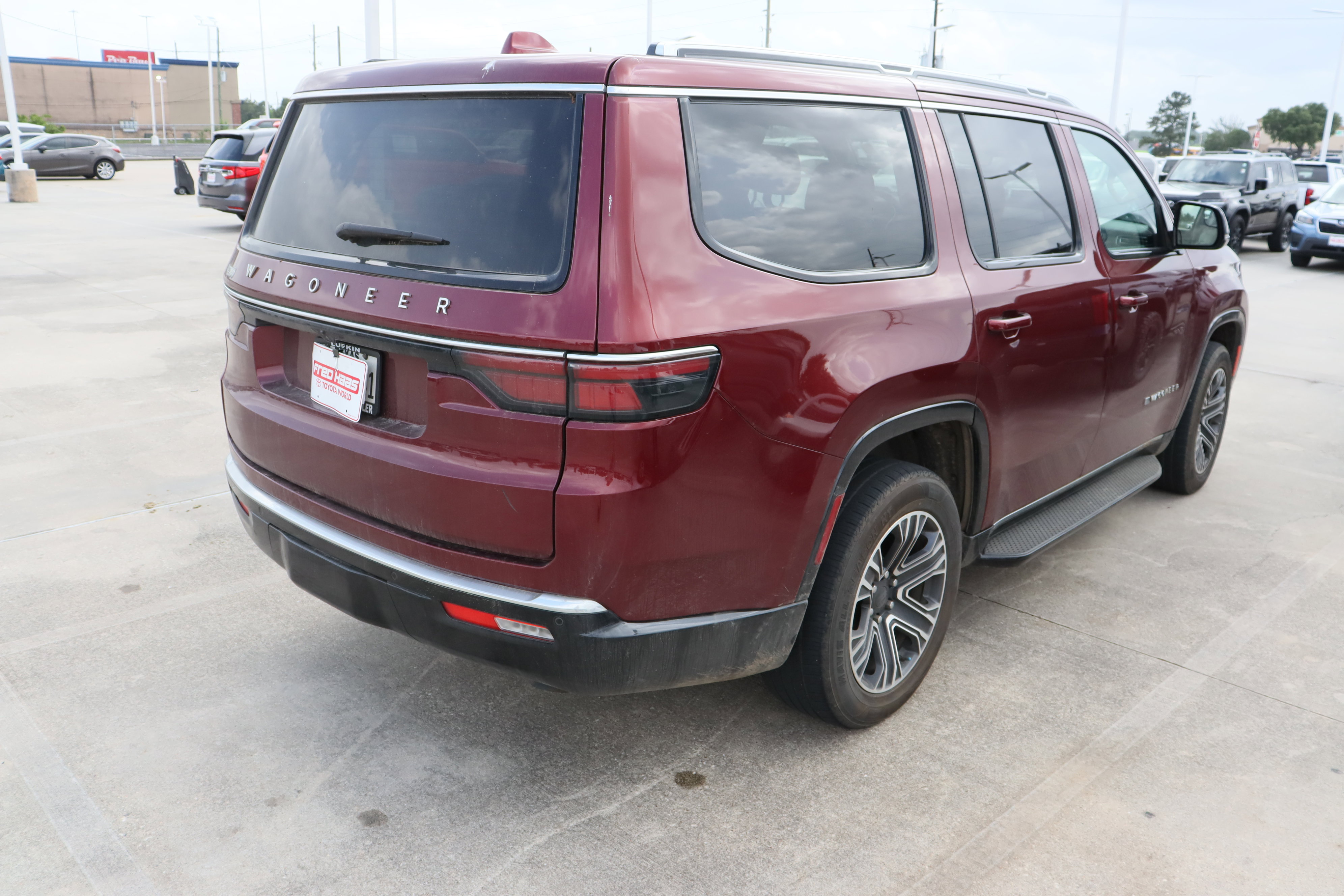 Used 2023 Jeep Wagoneer 2WD w/ Premium Group I image 11