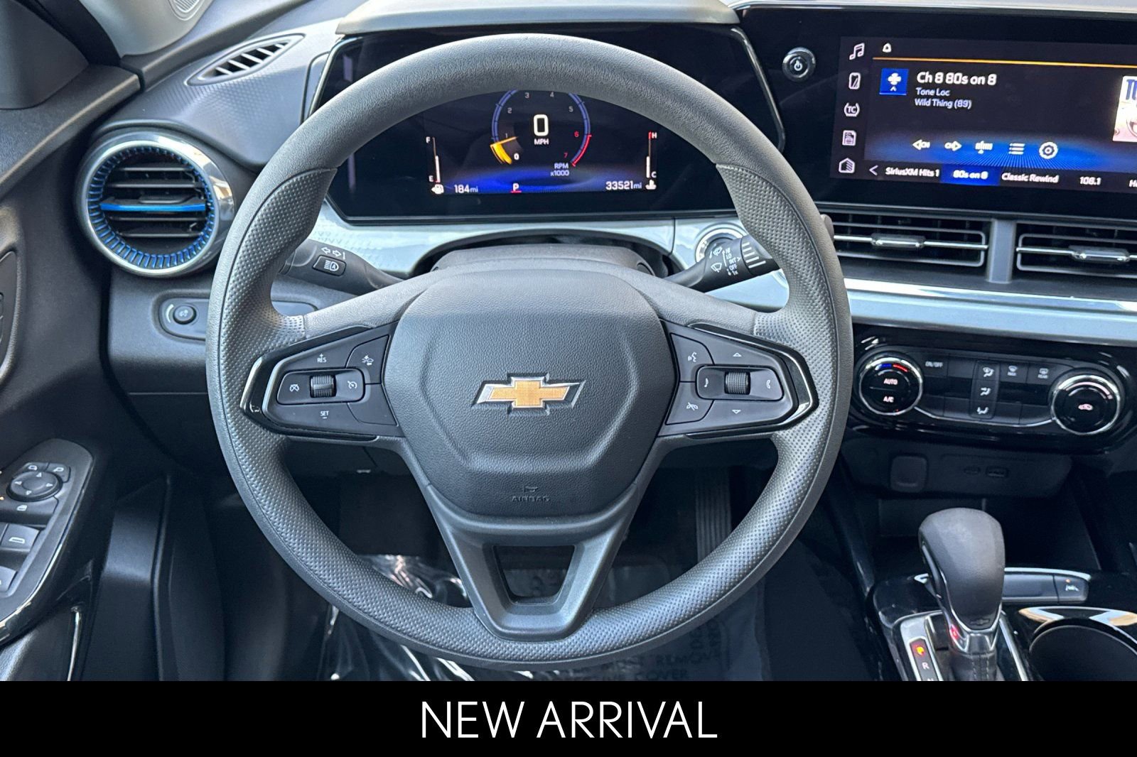 Used 2025 Chevrolet Trax LT FWD image 16