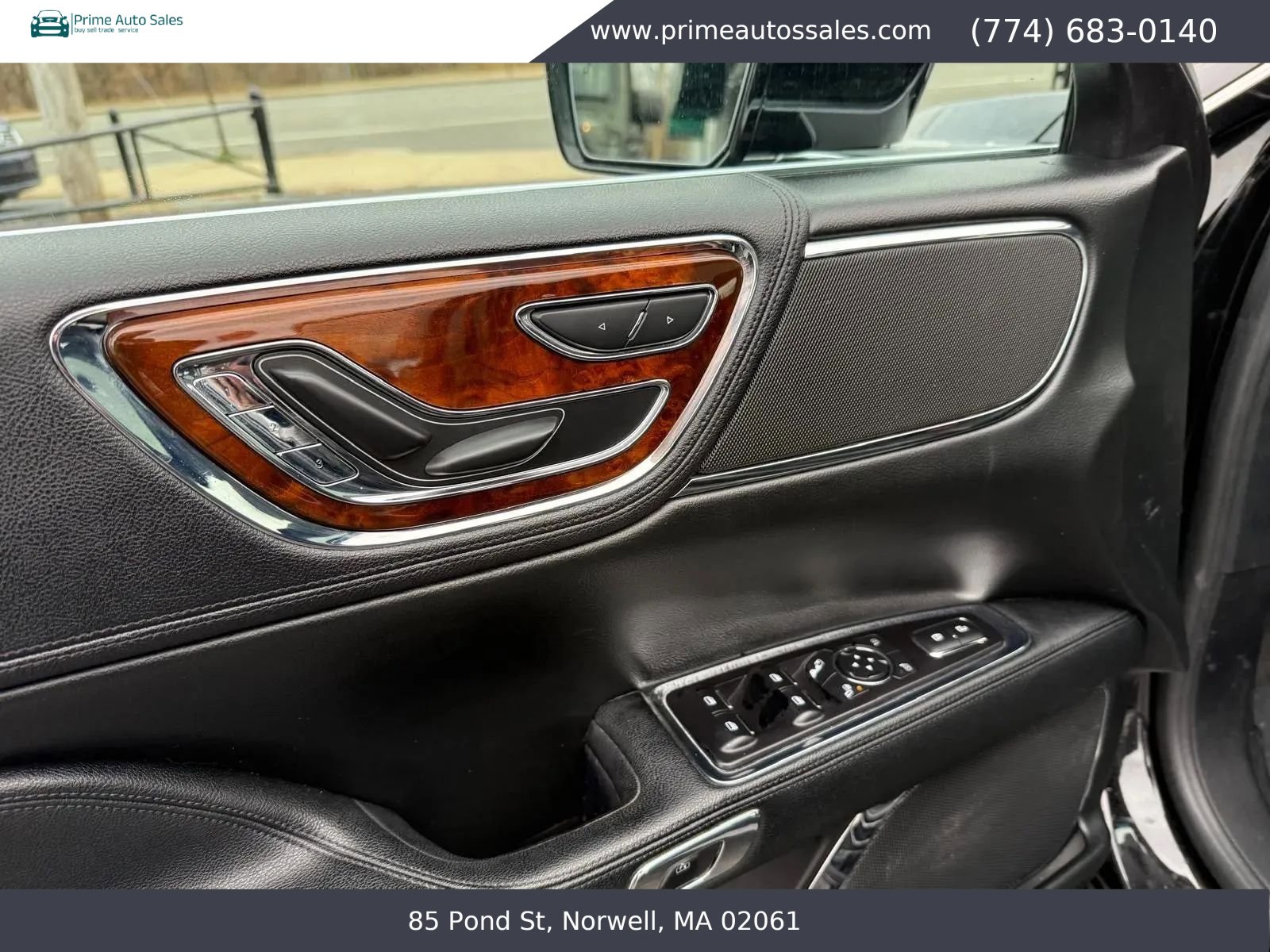 Used 2017 Lincoln Continental Select w/ Climate Package image 22