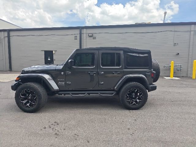 Used 2018 Jeep Wrangler Unlimited Sahara AWD/4WD image 6