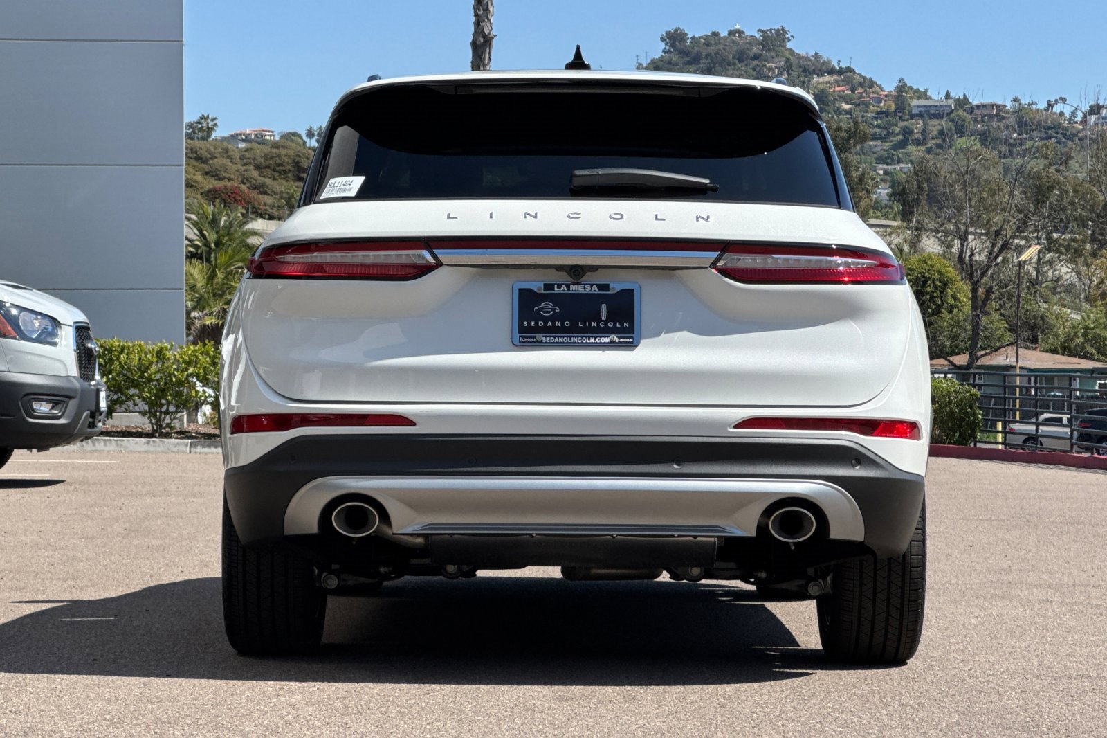 New 2025 Lincoln Corsair Reserve w/ Equipment Group 202A image 4