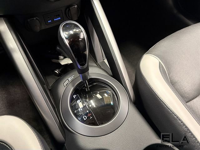 Used 2014 Hyundai Veloster Turbo FWD image 18