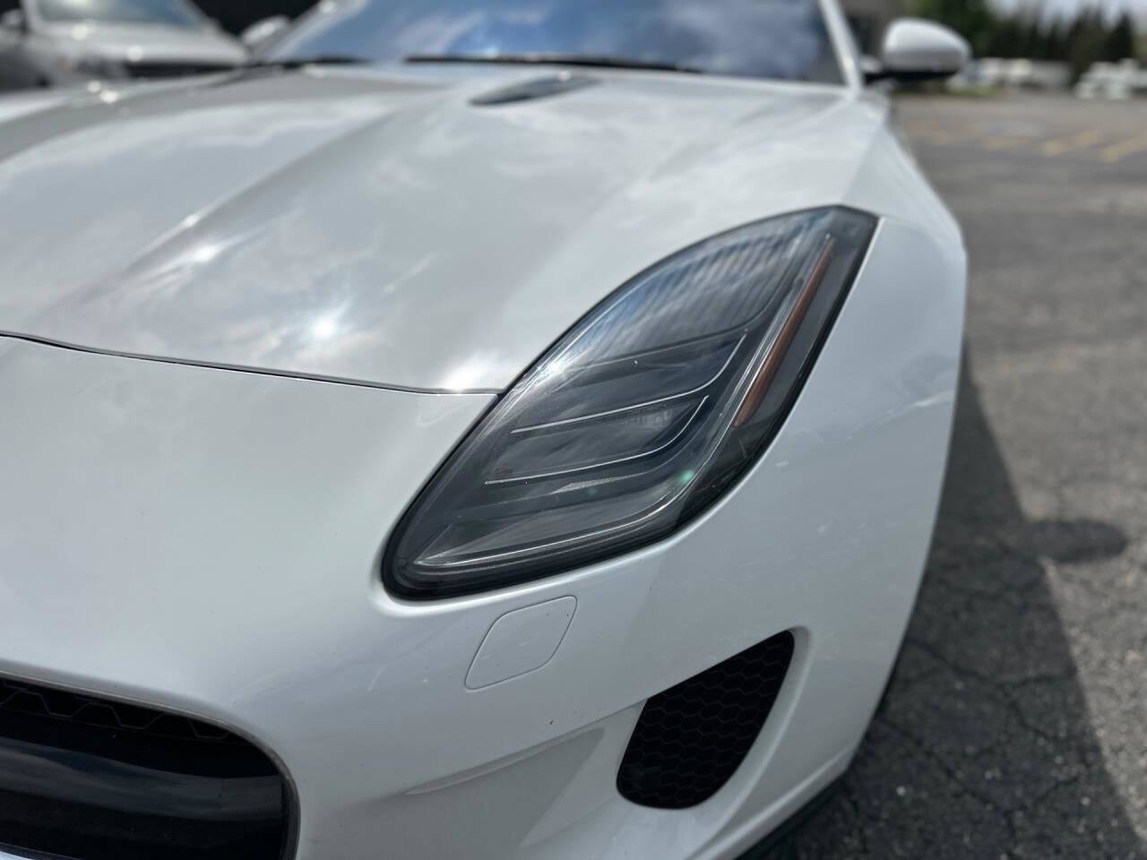 Used 2019 Jaguar F-TYPE Convertible RWD image 10