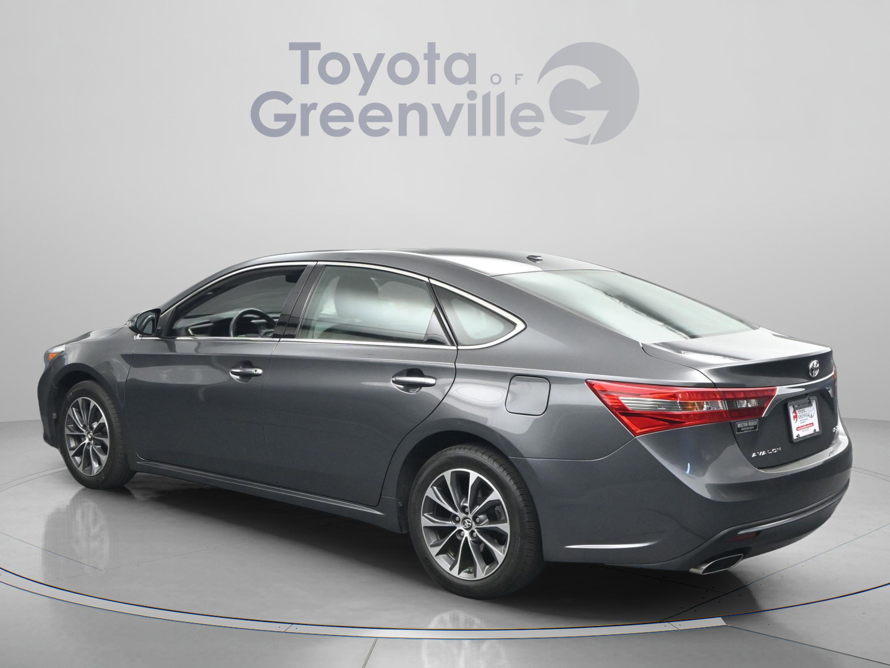 Used 2016 Toyota Avalon XLE image 7