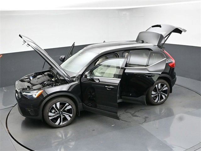 Used 2024 Volvo XC40 B5 Plus w/ Protection Package Premier image 51