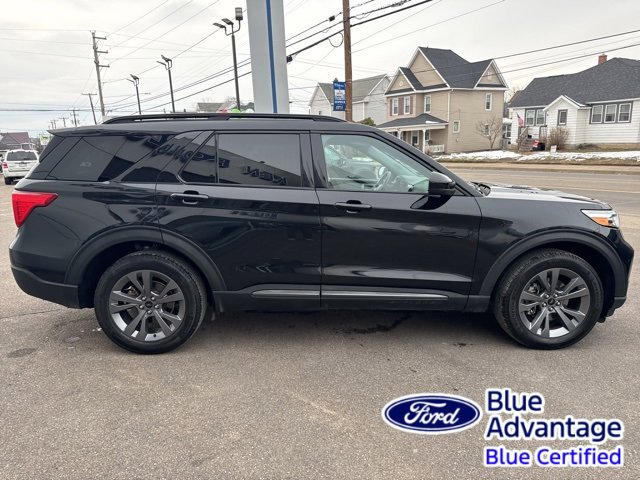 Used 2022 Ford Explorer XLT w/ Equipment Group 202A image 5