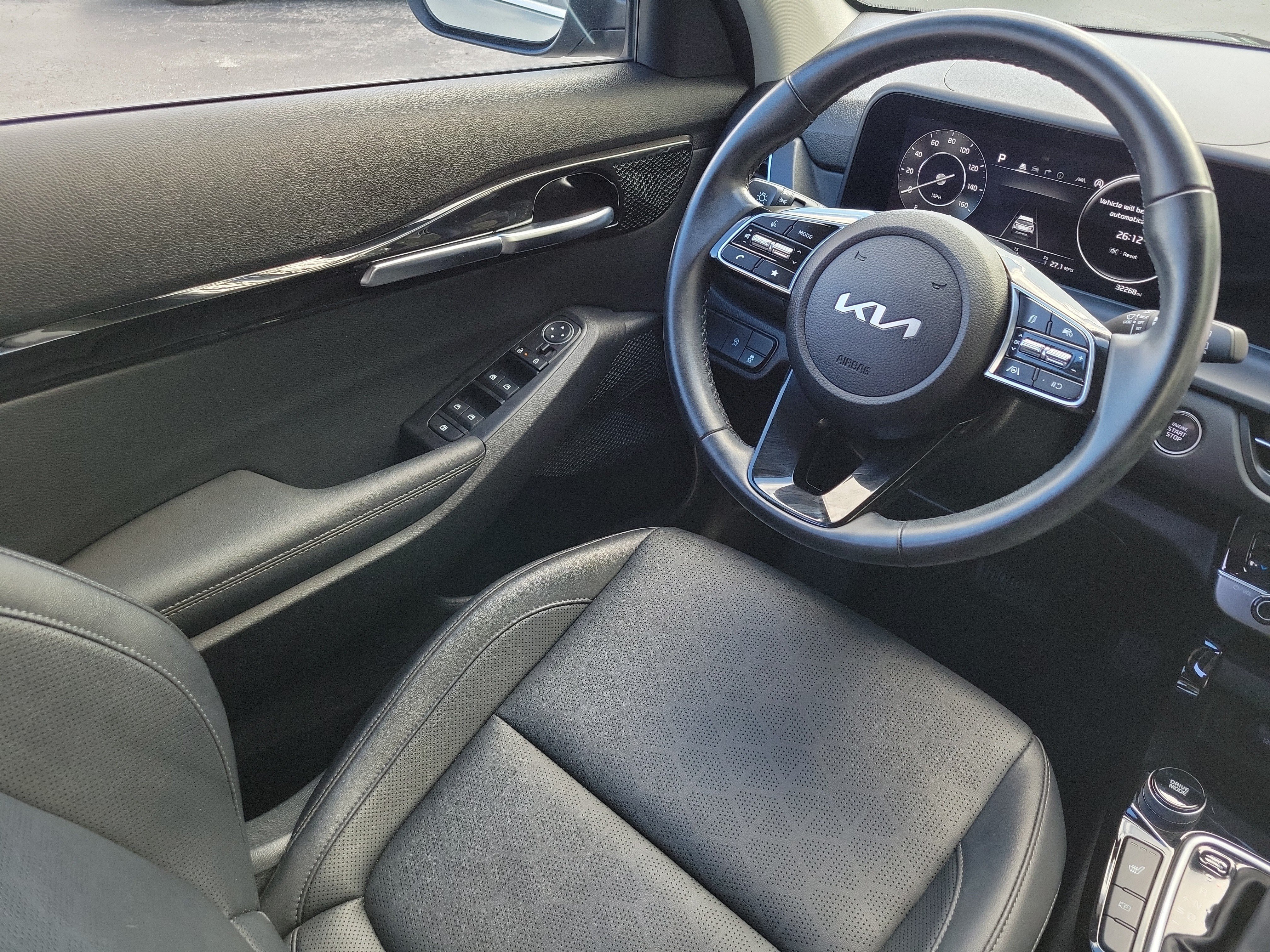 Used 2024 Kia Seltos EX FWD image 25