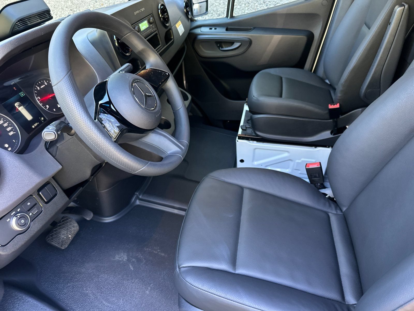 New 2025 Mercedes-Benz Sprinter 2500 image 10