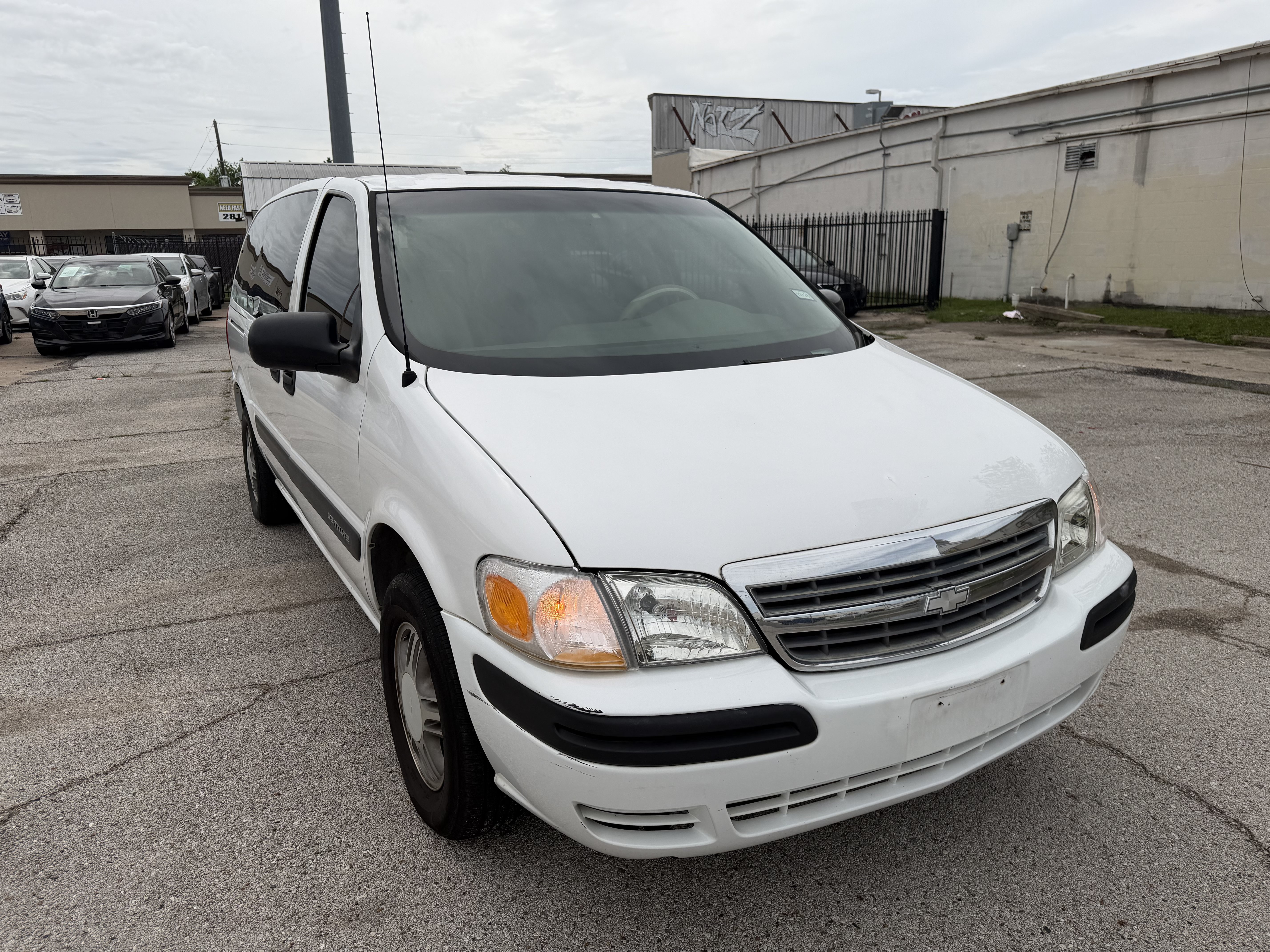 Used 2003 Chevrolet Venture Extended w/ Climate Package FWD image 14