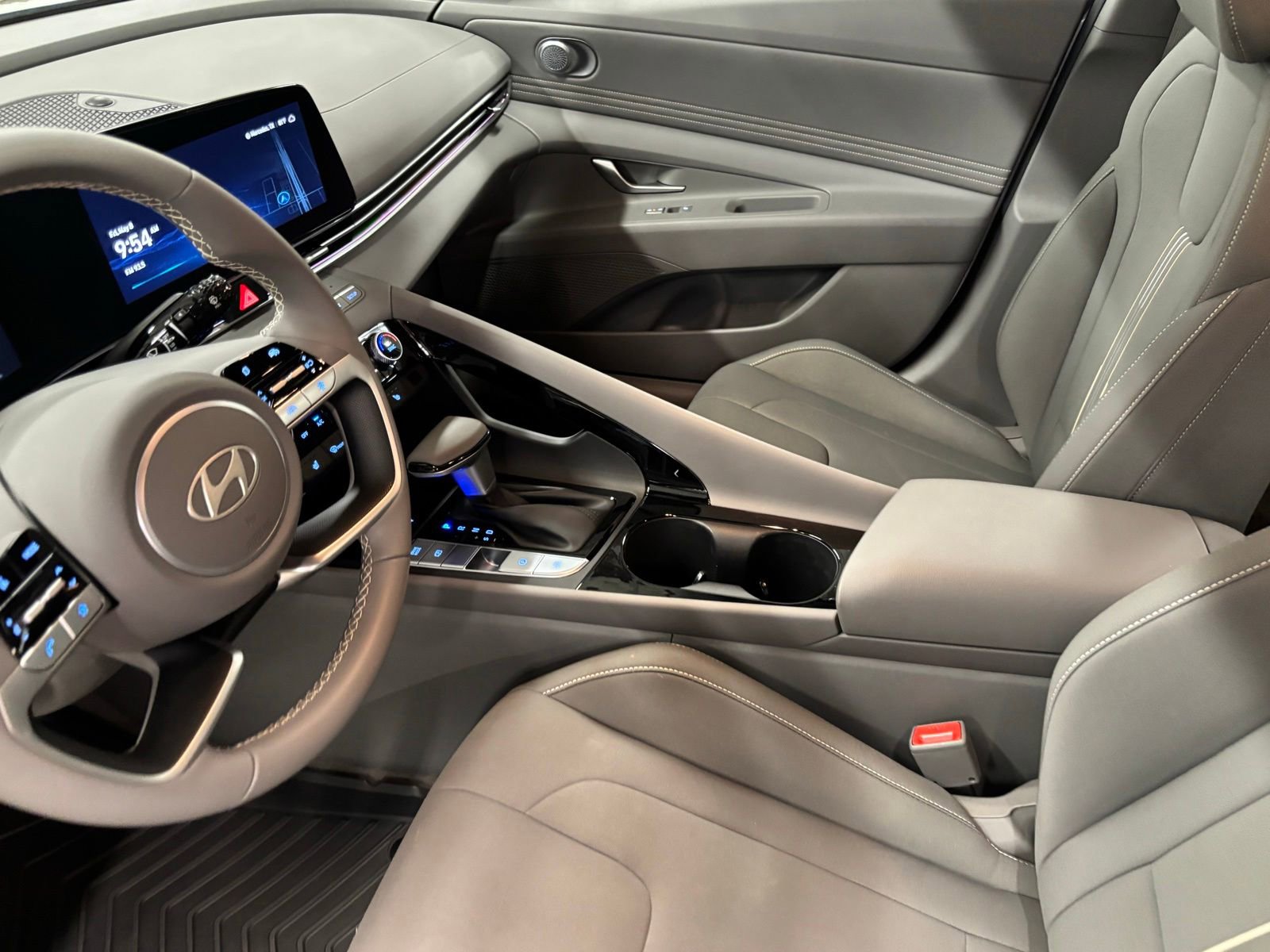 Certified 2024 Hyundai Elantra SEL w/ Convenience Package FWD image 16