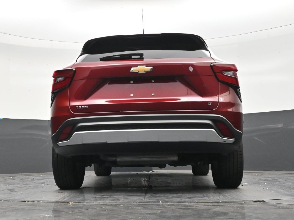 Used 2025 Chevrolet Trax LT FWD image 23