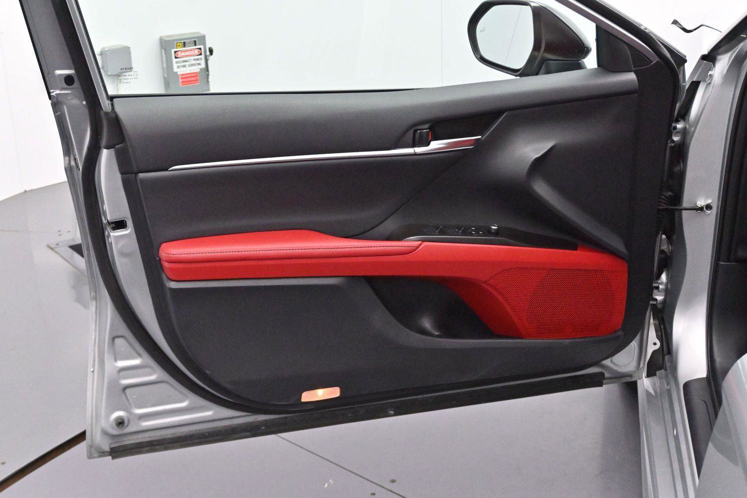 Used 2024 Toyota Camry XSE FWD image 10