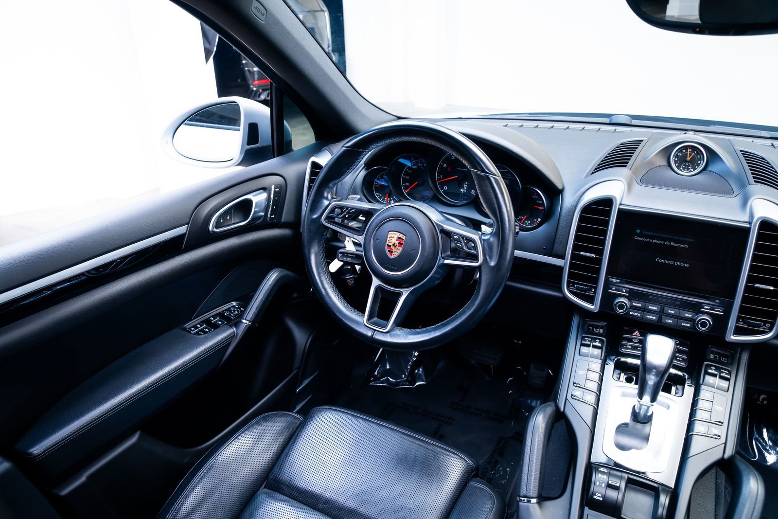 Used 2017 Porsche Cayenne Platinum Edition AWD/4WD image 9