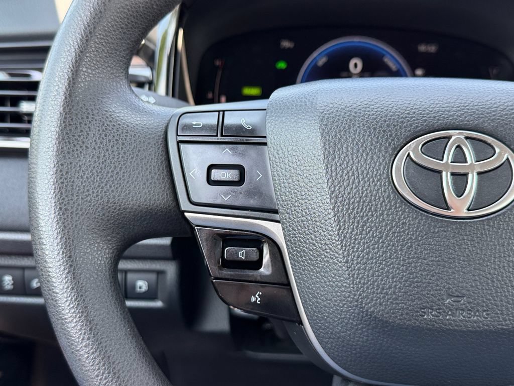 Used 2025 Toyota Camry LE FWD image 21