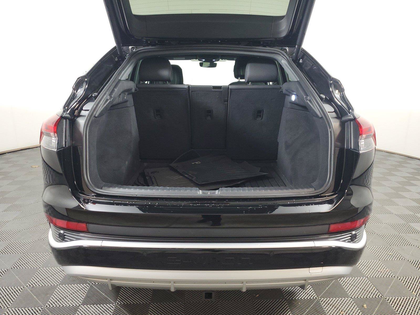 Used 2023 Audi Q4 e-tron Premium w/ Convenience Package AWD/4WD image 9