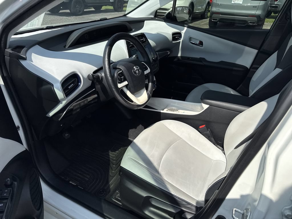 Used 2017 Toyota Prius Three Touring FWD image 11