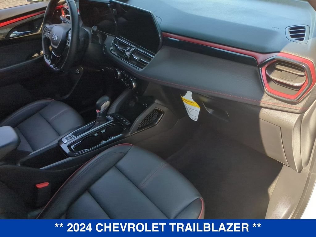 Used 2024 Chevrolet TrailBlazer RS w/ Convenience Package AWD/4WD image 21