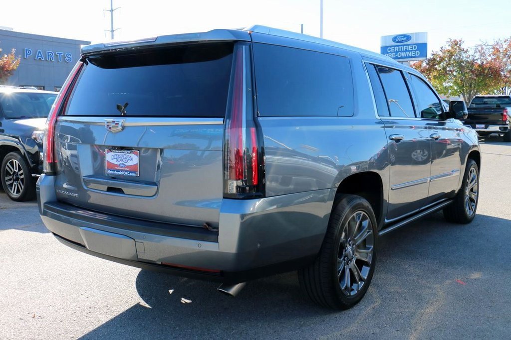 Used 2020 Cadillac Escalade ESV Premium Luxury image 5