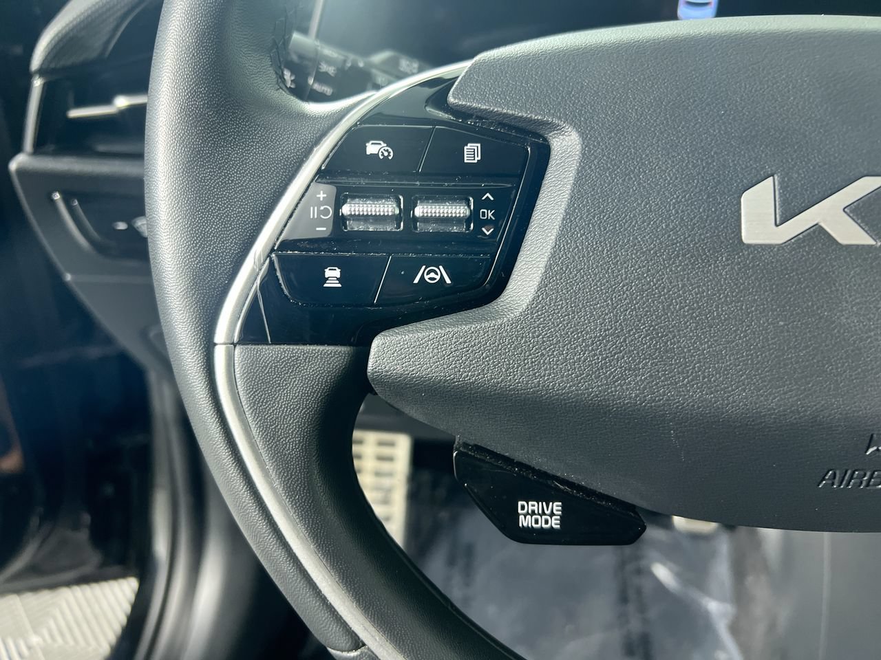 Certified 2025 Kia Niro EX Touring FWD image 18