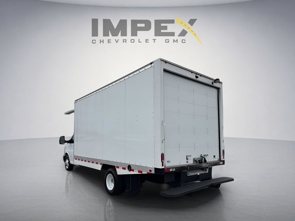 Used 2024 Chevrolet Express 3500 w/ Power Convenience Package RWD image 2